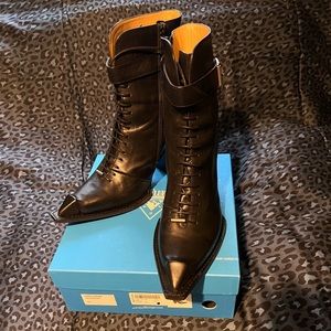 John Fluevog Cubist Cupcake Boot Size 13 Black